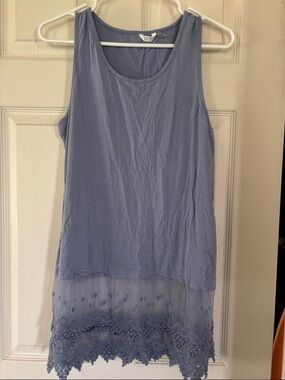 Kaktus - Light Blue Lace-Hem Tank Top